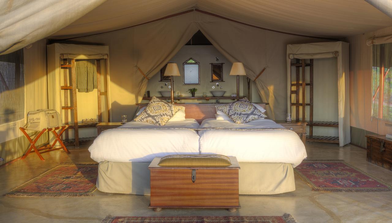 Entumoto Main Camp Hotel Ololaimutiek Luaran gambar